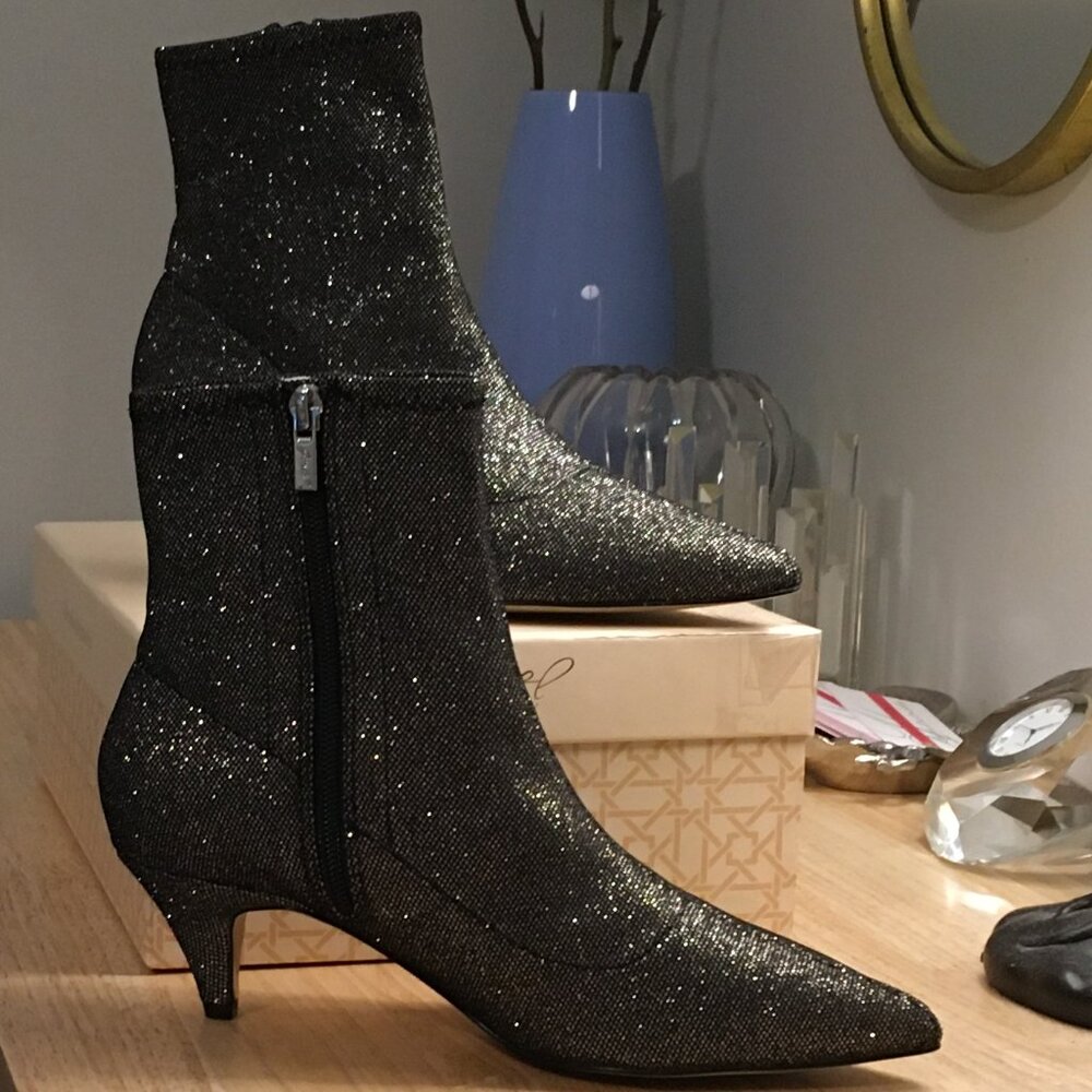 BADGLEY MISCHKA Erma Pointed Toe Booties in Mesh Glitter Size 7